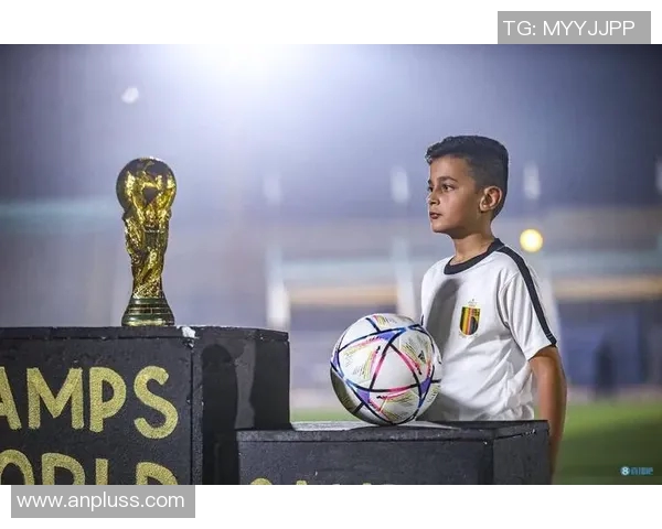 足球明星邂逅镇江女孩的浪漫故事与梦想追逐之旅